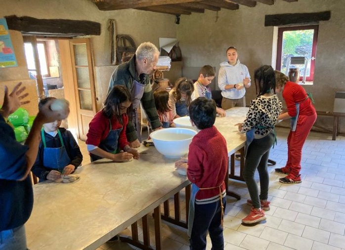 Decouverte de la ferme. à Montmerrei