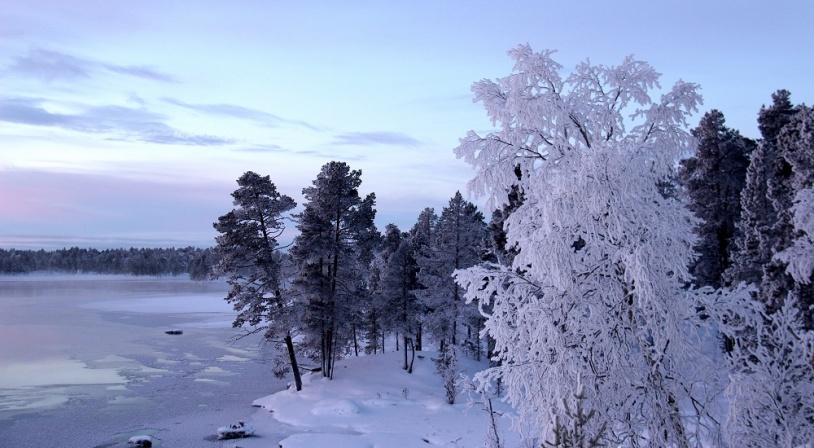 laponie-finlandaise-paysage-eneige.