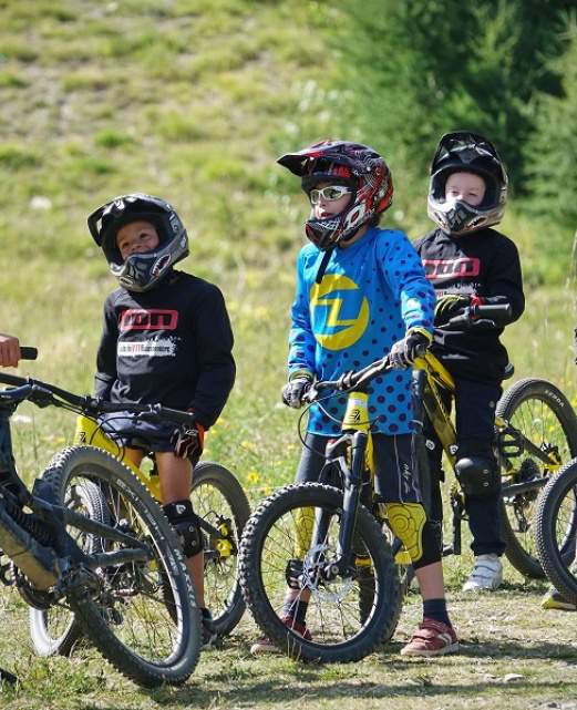 enfants-en-vtt.jpg enfants-en-vtt.
