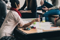 Etudiants en mode projet Groupe d'étudiants travaillant sur un projet dans le cadre du programme Erasmus